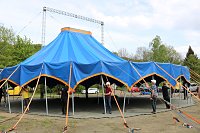Bild: Zappelini Zelt wird aufgebaut