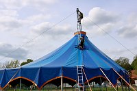 Bild: Zappelini Zelt wird aufgebaut