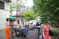 Bild: Zum Sommerfest konnte man sich am Familienzentrum gleich &uuml;ber zwei gro&szlig;z&uuml;gige Spenden freuen