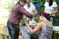 Bild: Zum Sommerfest konnte man sich am Familienzentrum gleich &uuml;ber zwei gro&szlig;z&uuml;gige Spenden freuen