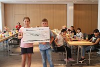 Bild: Traumh&auml;user gebaut - die Klasse 3a stellt ihre Kunstwerke jetzt in der Kreissparkasse aus