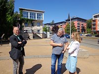 Bild: Sitzen auf dem Lesserplatz