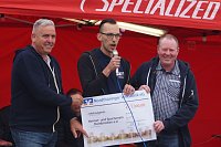 Bild: F&ouml;rderscheck &uuml;berreicht