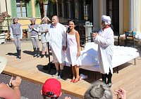 Bild: Pfiffige Magd angelt sich Mann