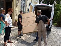 Bild: Neue Tische f&uuml;r das Kunsthaus