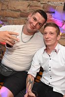 Bild: In den Sonntag hinein wurde in Nordhausen nicht nur auf den Pl&auml;tzen und Stra&szlig;e in der Innenstadt gefeiert, nach dem Ende Altstadtfest-Samstags ging es im Jugendclubhaus weiter... 