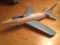 Bild: So entsteht das Modell der Fiat G91 - 7) Viel Spachteln schleifen und lackieren bis der Flieger glatt ist