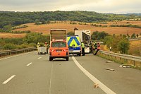 Bild: An zwei Baustellenfahrzeugen entlanggeschrammt