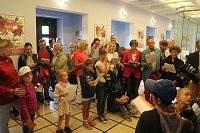 Bild: 21. Treppenk&auml;fertaufe vor dem Theater