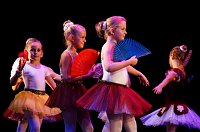 Tanzstudio Radeva beim Theaterfest Bild: Tanzstudio Radeva beim Theaterfest
