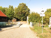 Bild: &Uuml;ber diese Br&uuml;cke ist noch kein M&uuml;llauto gefahren, sagt Gerhard Huhn