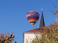 Bild: Farbenpracht auf dem Petersberg und in der Luft