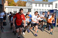 Bild: Studierende und Professoren liefen beim ersten Campuslauf gemeinsam gegen die Zeit