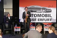 Bild: Automobilmesse in Erfurt am Abend er&ouml;ffnet