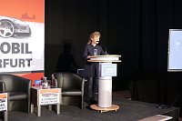 Bild: Automobilmesse in Erfurt am Abend er&ouml;ffnet