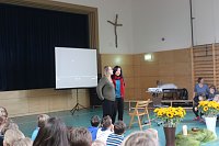 Bild: Sonnenblumen und Ukulelen zur Andacht