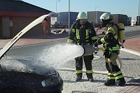 Bild: Auto brannte auf Rastplatz aus