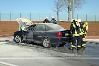Bild: Auto brannte auf Rastplatz aus