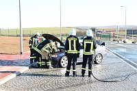 Bild: Auto brannte auf Rastplatz aus