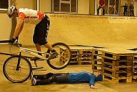 Bild: "Bikes in Motion" in der Skaterhalle Sondershausen