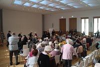 Bild: Die "kleine, wei&szlig;e Friedenstaube" feiert 70. Geburtstag