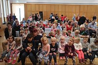 Bild: Die "kleine, wei&szlig;e Friedenstaube" feiert 70. Geburtstag