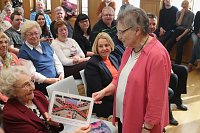 Bild: Die "kleine, wei&szlig;e Friedenstaube" feiert 70. Geburtstag