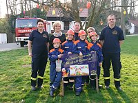 Bild: Die Jugendfeuerwehr Neustadt-Osterode schm&uuml;ckt den Kurpark