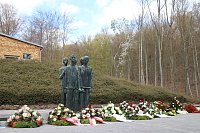 Gedenken zum 74. Jahr der Befreiung des KZ Mittelbau-Dora Bild: Gedenken zum 74. Jahr der Befreiung des KZ Mittelbau-Dora