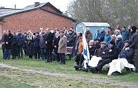 Gedenkveranstaltung auf dem einstigen Appellplatz des Außenlagers Ellrich-Juliushütte. Bild: Gedenkveranstaltung auf dem einstigen Appellplatz des Außenlagers Ellrich-Juliushütte.