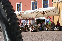 Cafe im Hafen von Riva. Bild: Cafe im Hafen von Riva.