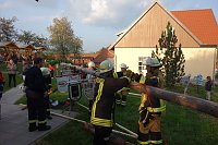 Maibaum in Herreden gesetzt Bild: Maibaum in Herreden gesetzt