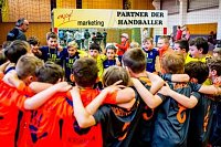 Bild: Handballzwerge im Mittelpunkt