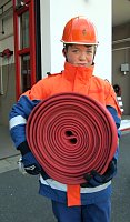 Bild: In den vergangenen zwei Wochen stellten sich insgesamt 33 Jugendfeuerwehrmitglieder in zwei Pr&uuml;fungsdurchg&auml;ngen selbst auf die Probe.