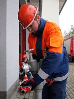 Bild: In den vergangenen zwei Wochen stellten sich insgesamt 33 Jugendfeuerwehrmitglieder in zwei Pr&uuml;fungsdurchg&auml;ngen selbst auf die Probe.