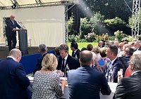 Bild: Nordh&auml;user Ehrenamtler zu Gast auf Schloss Bellevue