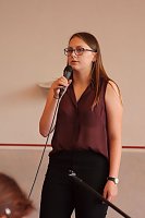 Bild: Hoch konzentriert interpretierte Jasmin Kleint eine Ballade von Elvis Presley
