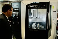 Präsentation der neuen CNC-Fräse im BBZ Bild: Präsentation der neuen CNC-Fräse im BBZ