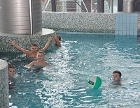 Mega-Poolparty im Badehaus Bild: Mega-Poolparty im Badehaus