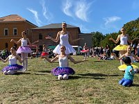 Bild: Die Eleven des Tanzstudio Radeva bereicherten das Programm zum Kindertag in Sondershausen