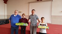 Auszeichung für erfolgreiche "Chemie-Kids" Bild: Auszeichung für erfolgreiche "Chemie-Kids"