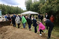 Bild: Beim Spatenstich zum Radweg Ellrich-Walkenried