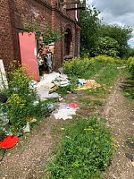 Bild: M&uuml;ll am Schacht Ludwigshall