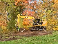 Bild: Aufr&auml;umarbeiten mit schwerem Ger&auml;t im Park Hohenrode