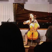Bild: Melissa Hart bei einem Konzert
