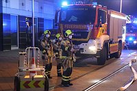 Bild: Feuerwehren im Einsatz an der Atrium-Passage