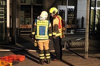 Bild: Feuerwehren im Einsatz an der Atrium-Passage