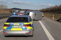 Reifenplatzer führt zu Unfall Bild: Reifenplatzer führt zu Unfall
