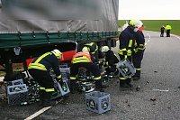 Bild: Unfallflucht und verlorene Ladung auf der B4