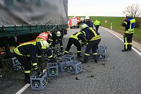 Bild: Unfallflucht und verlorene Ladung auf der B4